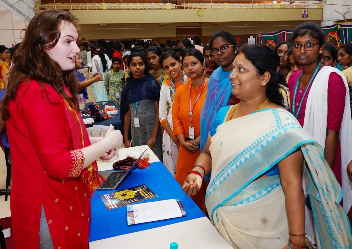 கோவையில் ஆராய்ச்சிக் கல்விக் கண்காட்சியில் கலந்து கொண்ட அமெரிக்க பல்கலைக்கழகங்கள்