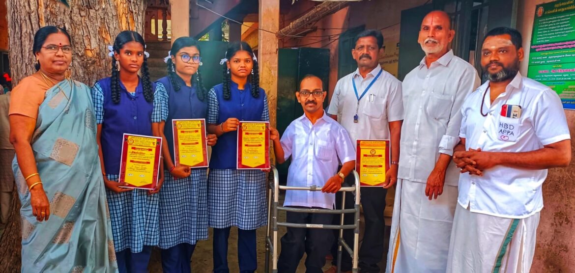 மாணவிகளுக்கு ஊக்கமளித்த வழிகாட்டி மனிதர்கள் அறக்கட்டளை