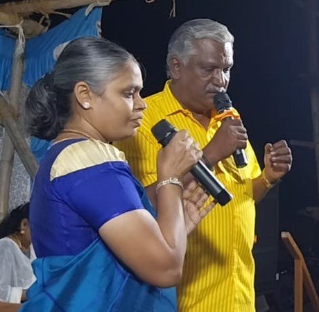 குளத்துப்பாளையம் பட்டத்தரசி அம்மன் கோவிலில் கோவை லோகுவின் கீதம் இசை குழுவின் இன்னிசை நிகழ்ச்சி