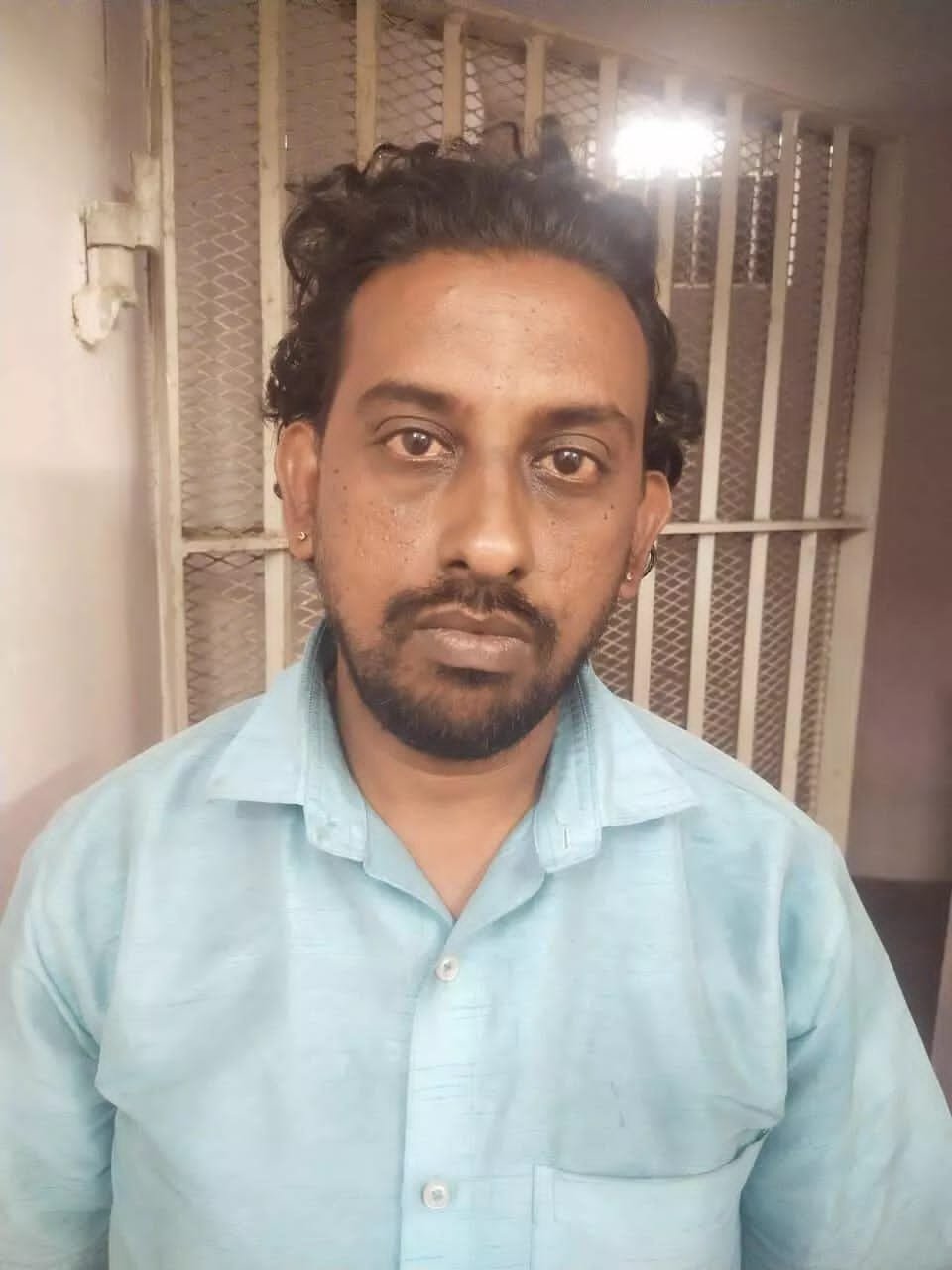 கோயில் நகைகளை திருடிய அர்ச்சகர் கைது