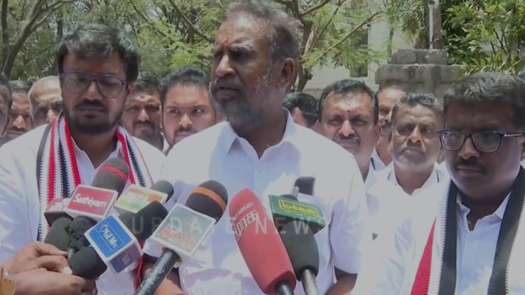 பாஜகவிற்கு நான்கு எம்எல்ஏக்களை வெற்றி பெறச் செய்தது அதிமுக தான் – எஸ்.பி.வேலுமணி பேட்டி
