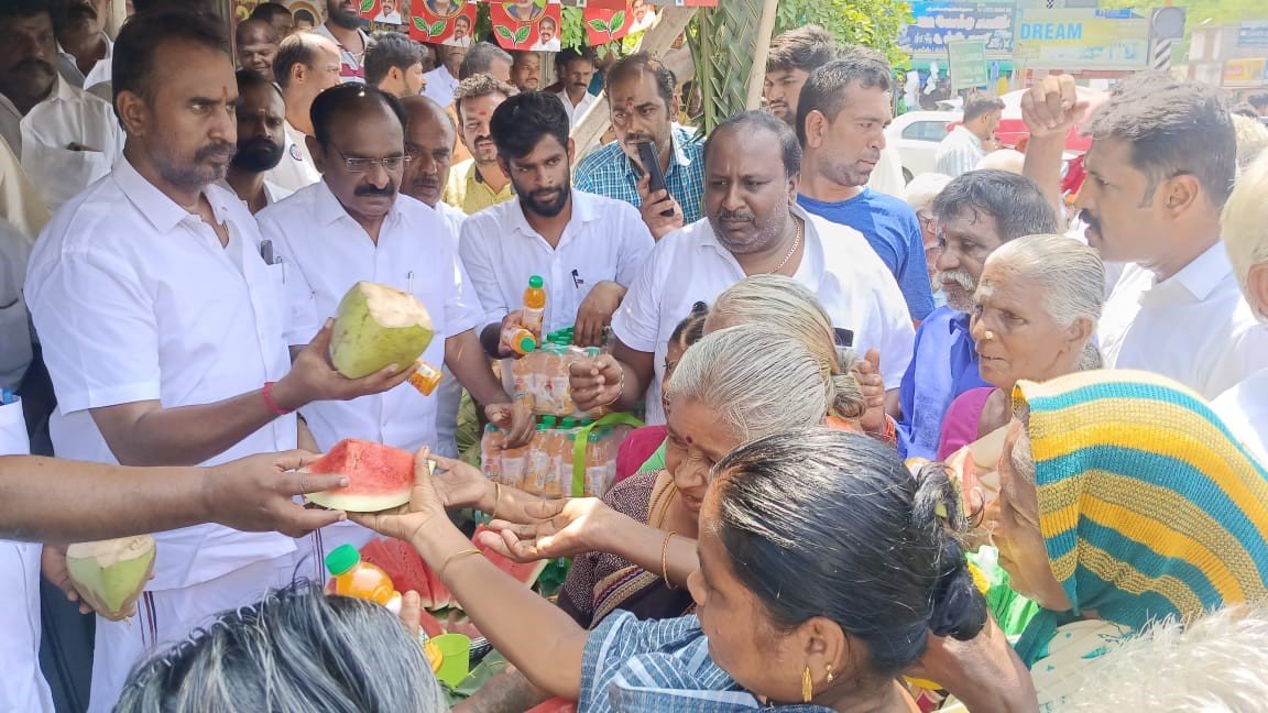 மதுக்கரையில் நீர்மோர் பந்தலை திறந்து வைத்தார் முன்னாள் அமைச்சர் எஸ்.பி.வேலுமணி