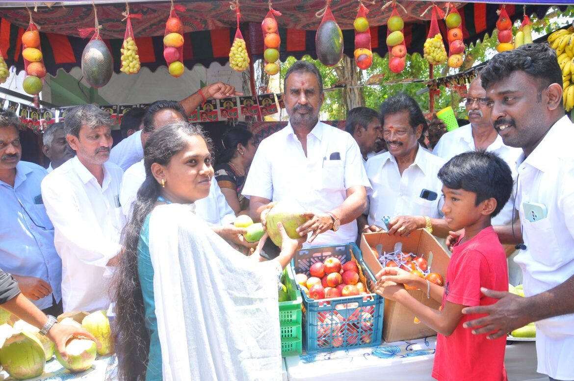 தொண்டாமுத்தூரில் நீர்மோர் பந்தலை திறந்து வைத்தார் முன்னாள் அமைச்சர் எஸ்.பி.வேலுமணி