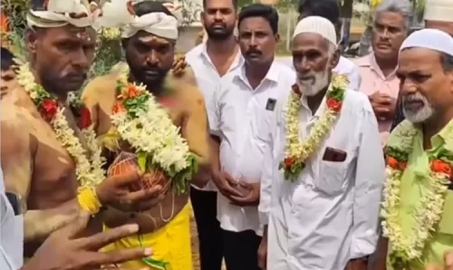 திருப்பூரில் மசூதி நிலத்தை கோயில் கட்ட தானம் அளித்த இஸ்லாமியர்கள்