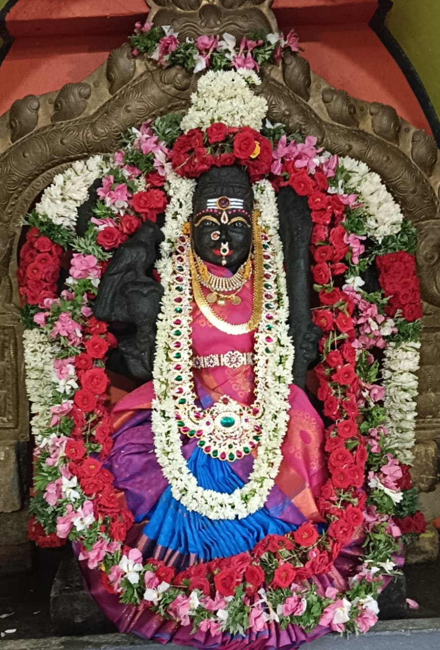 மதுரையில் உள்ள கோயில்களில் பௌர்ணமி சிறப்பு பூஜை.