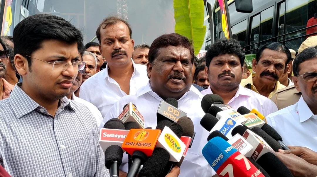 கோவை மண்டலம் சார்பில் 20 புறநகர் பேருந்து…போக்குவரத்து துறை அமைச்சர் சிவசங்கர் துவக்கி வைத்தார்
