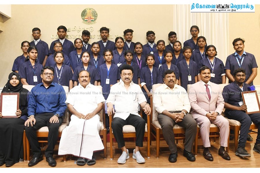 அகில இந்திய அளவில் முதல் இடம் பெற்ற கோவை மாணவி அஸ்வினி பேபி ஆச்சார்யா