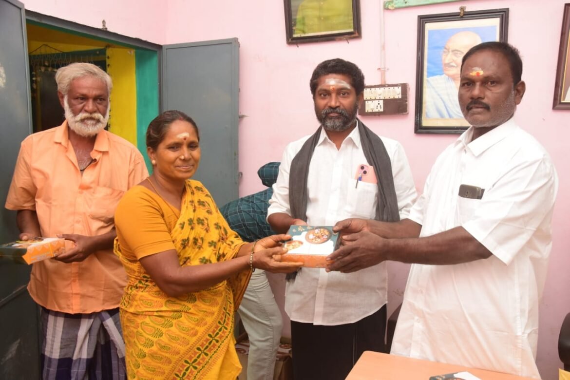 தூய்மை பணியாளர்கள்
