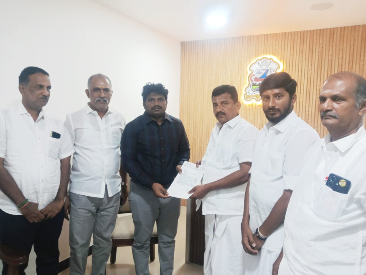 ​மாநகராட்சி ஆணையாளரிடம்  கோரிக்கை மனு அளித்தார் சட்டமன்ற உறுப்பினர் பி.ஆர்.ஜி.அருண்குமார்