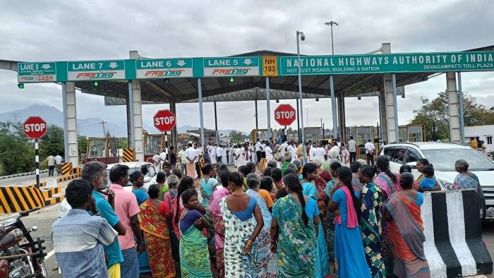 Public vandalizes newly opened toll booth near Wattalakundu