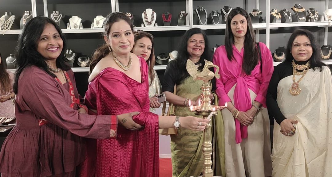 ஷாலகா வோராவின் புகழ்பெற்ற நகை பிராண்ட் பியர்ல் ஓசன் நகை கண்காட்சி