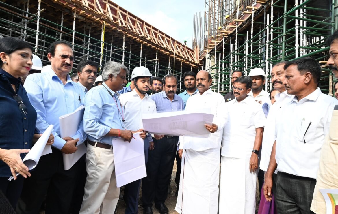 கோவையில் தந்தை பெரியார் பெயரில் நூலகம் – ஆய்வு செய்தார் அமைச்சர் எ.வ.வேலு