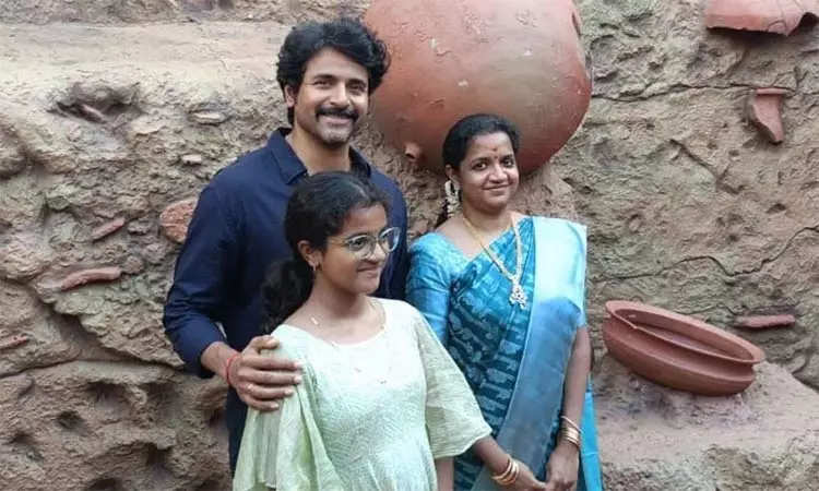 கீழடியில் நடிகர் சிவகார்த்திகேயன்