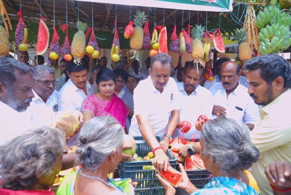 நீர் மோர் பந்தலை திறந்து வைத்தார் முன்னாள் அமைச்சர் எஸ்.பி.வேலுமணி