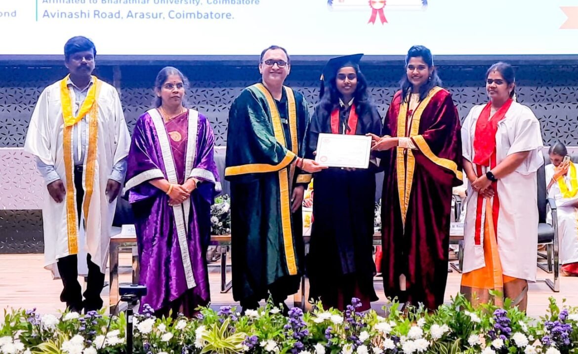 கே.பி.ஆர் கலைக் கல்லூரியில் பட்டமளிப்பு விழா