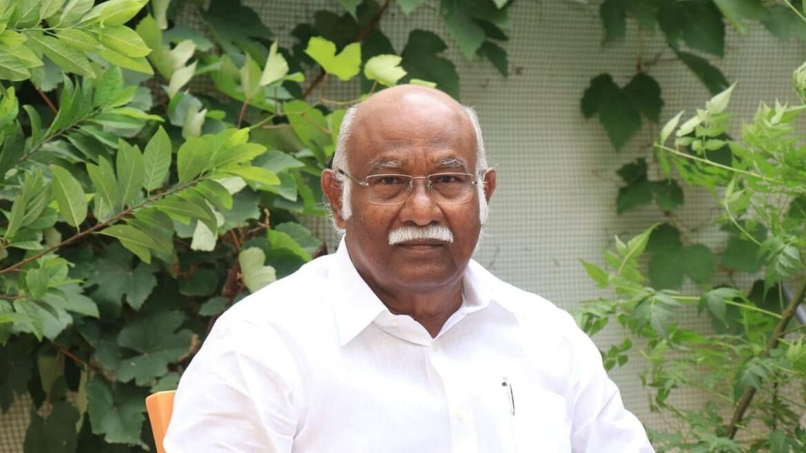 அதிமுகவை விட்டு விலகிய அன்வர் ராஜா திமுகவில் இணைந்தார்