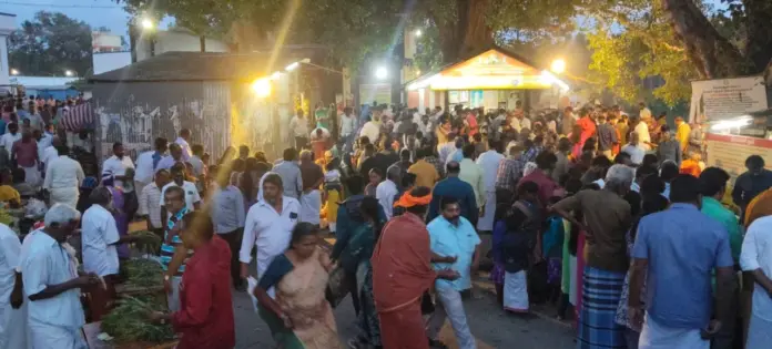 ஆடி அமாவாசை: கோவை பேரூரில் நொய்யல் ஆற்றங்கரையில் தர்ப்பணம் செய்ய பக்தர்கள் திரள்