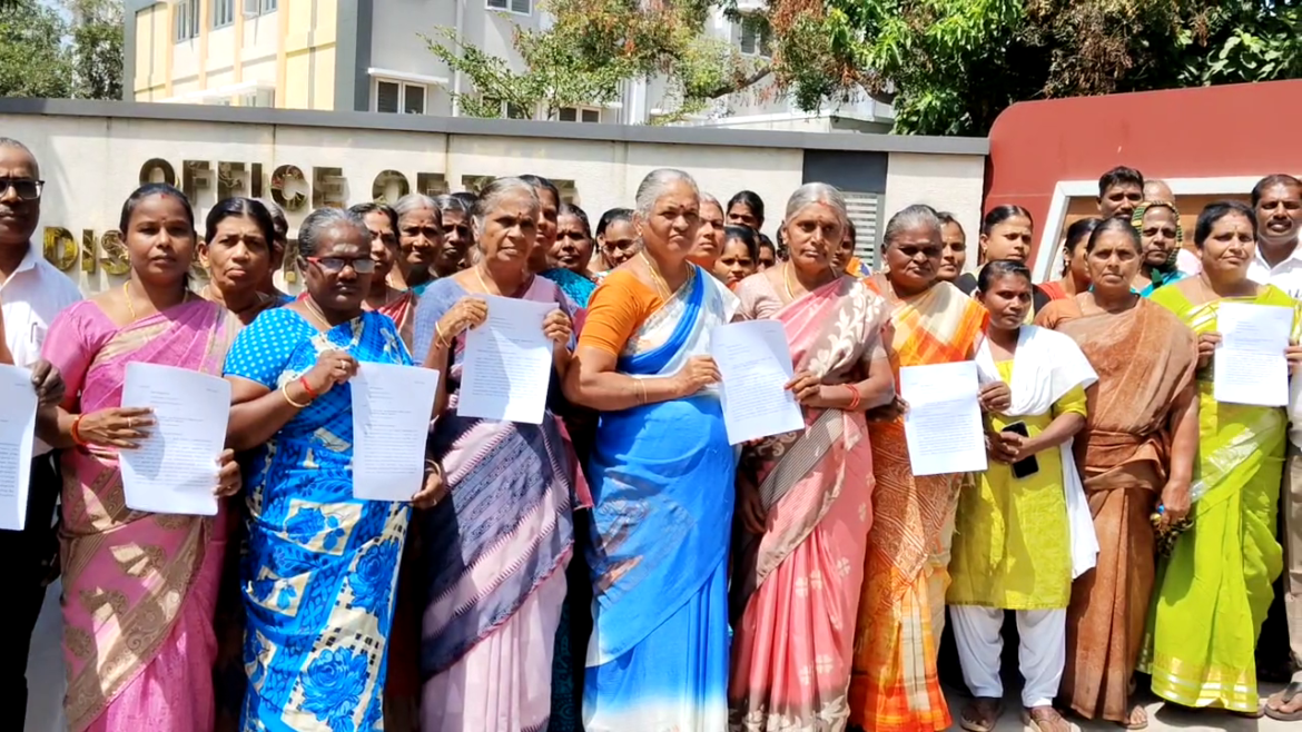 மசாஜ் சென்டர் என்ற பெயரில் விபச்சாரம் –  ஊர் கூடி மாவட்ட  ஆட்சியரிடம் புகார்