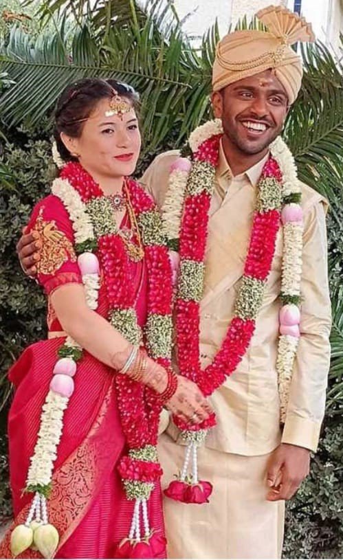 அமெரிக்க பெண்ணை தமிழ் கலாச்சாரப்படி திருமணம் செய்த கோவை இளைஞர்…