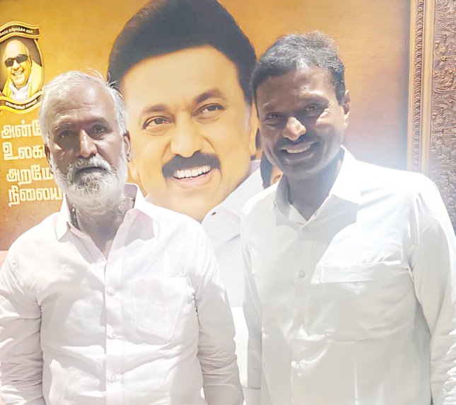 அமைச்சர் சேகர் பாபுவை சந்தித்தார் ஸ்ரீதேவி டெக்ஸ்டைல்ஸ் சிவ கணேஷ்