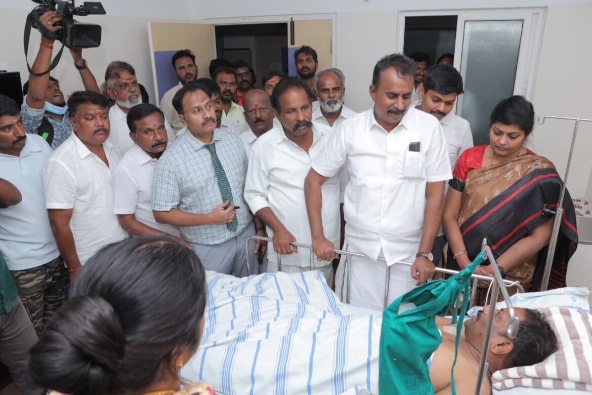 ‘ரோலக்ஸ்’ யானை பிடிக்கும் முயற்சியில் மருத்துவர் காயம் – நலம் விசாரித்தார் முன்னாள் அமைச்சர் எஸ்.பி. வேலுமணி