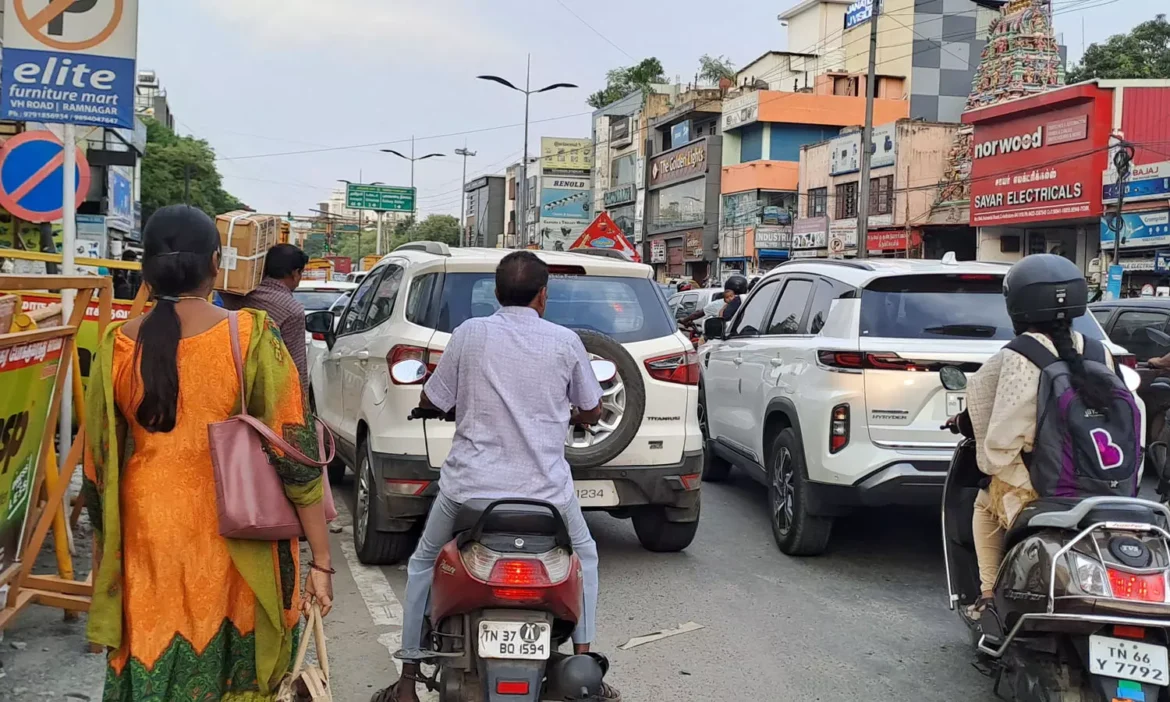 கோவை உப்பிலிபாளையத்தில் போக்குவரத்து நெரிசலை குறைக்க புதிய சிக்னல்கள்