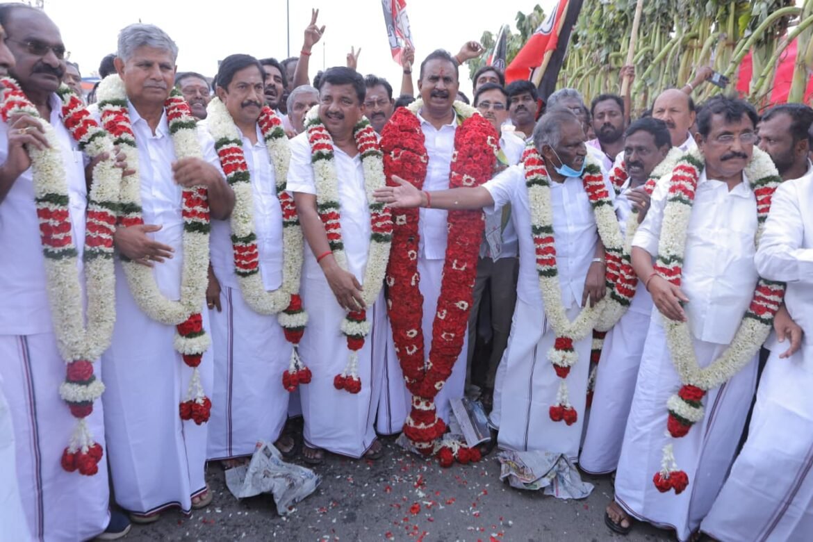 அவினாசி மேம்பாலம் எடப்பாடியின் சாதனை – முன்னாள் அமைச்சர் எஸ்.பி. வேலுமணி பெருமிதம்…..