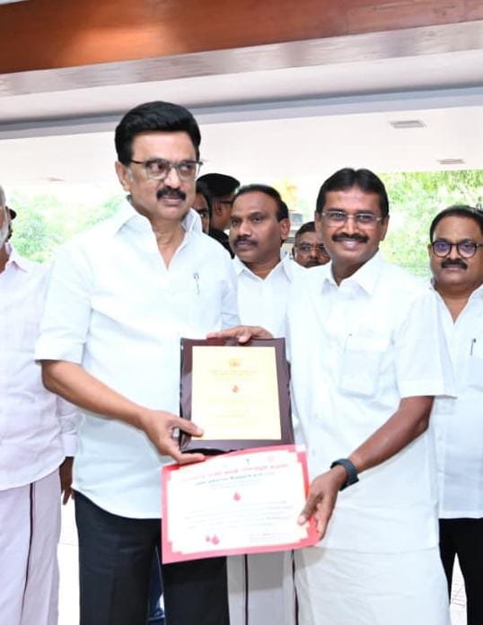 தளபதி இரத்ததான இயக்கம்” ஒருங்கிணைப்பாளர் நா. கார்த்திக்கிற்கு முதலமைச்சர் ஸ்டாலின் பாராட்டு!