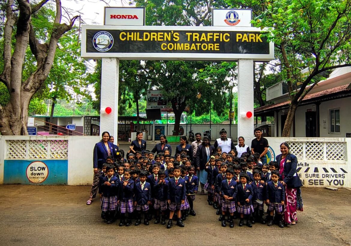 ஐன்ஸ்டீன் கிட்ஸ் இன்டர்நேஷனல் ப்ரிஸ்கூல் மற்றும் டைம் கிட்ஸ் ப்ரிஸ்கூல் சார்பில்  சாலைப் பாதுகாப்பு வகுப்பு