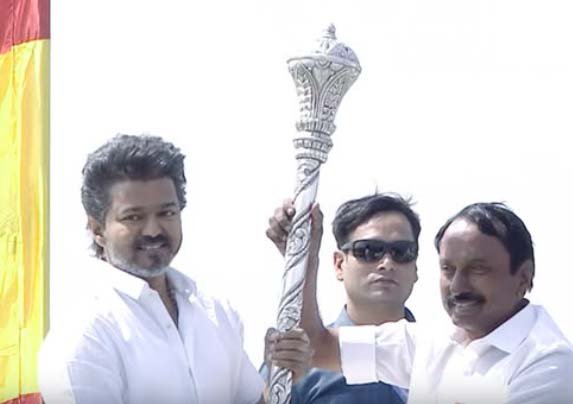 மக்கள் ஒருபோதும் விஜய்யை கைவிட மாட்டார்கள் –  த.வெ.க. தலைவர் விஜய் ஆவேச உரை