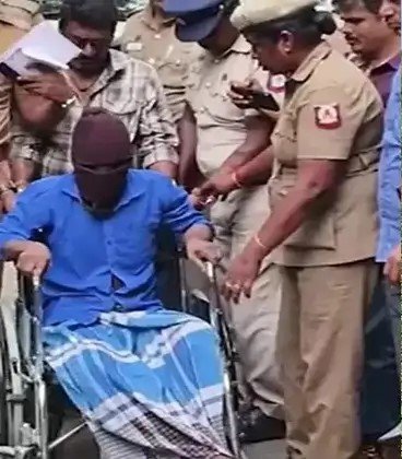 கோவை மாணவி கூட்டு பாலியல் வன்கொடுமை வழக்கின் குற்றவாளிகள், அதற்கு சில மணி நேரங்களுக்கு முன் ஆட்டிறைச்சி வியாபாரியைக் கொலை செய்தது போலீஸ் விசாரணையில் வெளிச்சம்