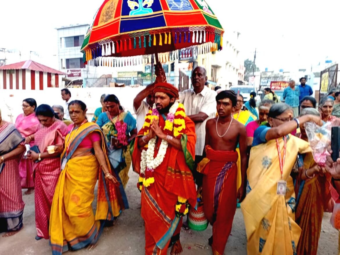 திருவாசகம் முற்றோதலை துவக்கி வைத்த கோவை காமாட்சிபுரி ஆதீனம் பஞ்சலிங்கேஸ்வர சுவாமிகள்
