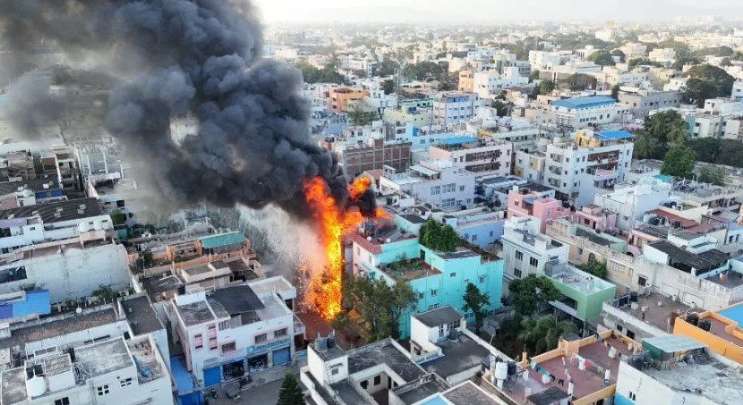 கோவையில் உதிரிபாகக் கடையில் தீ விபத்து