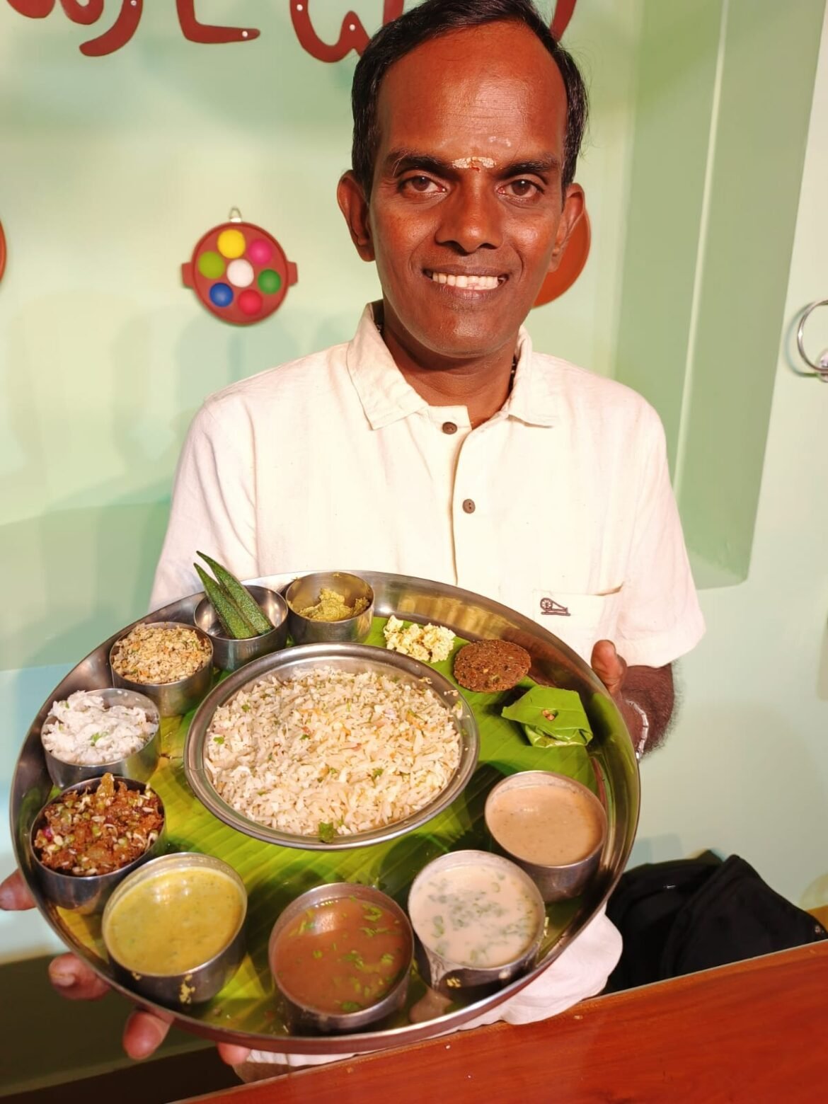 அடுப்பே வேண்டாம், வயிறு நிறையும்’- அசத்தும்’ படையல் ‘ சிவா