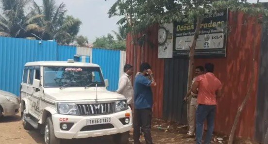 கோவையில் குடோனில் 100 கிலோ கஞ்சா பறிமுதல் – 4 பேர் கைது