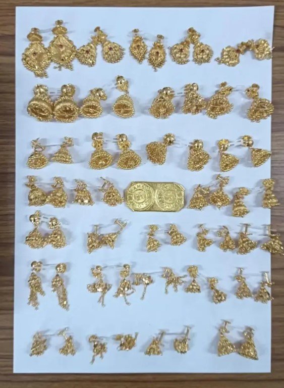 சூலூர் அருகே ஆவணங்கள் இன்றி கொண்டு சென்ற ரூ.37 லட்சம் தங்க நகைகள் பறிமுதல்