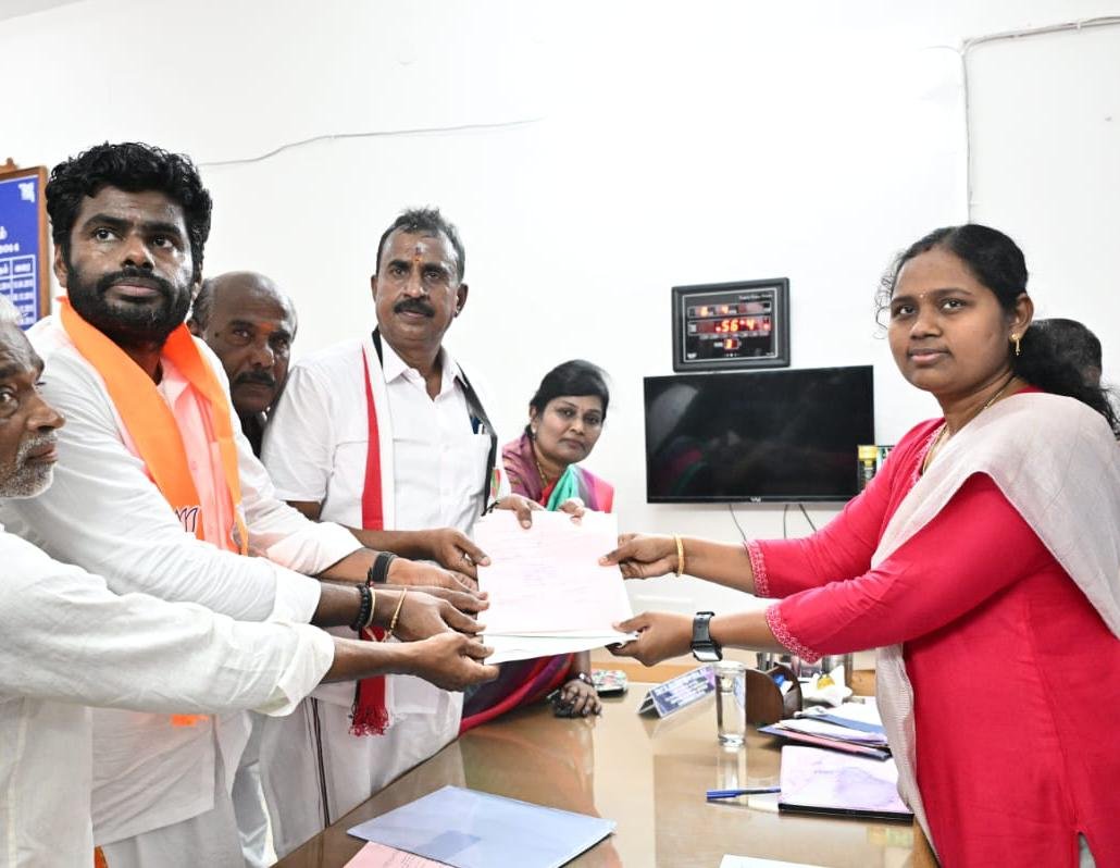 எஸ்.பி. வேலுமணி வேட்பு மனு தாக்கல்…..