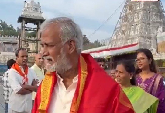 திருப்பதி ஏழுமலையான் கோயிலில் அமைச்சர் சேகர்பாபு தரிசனம்