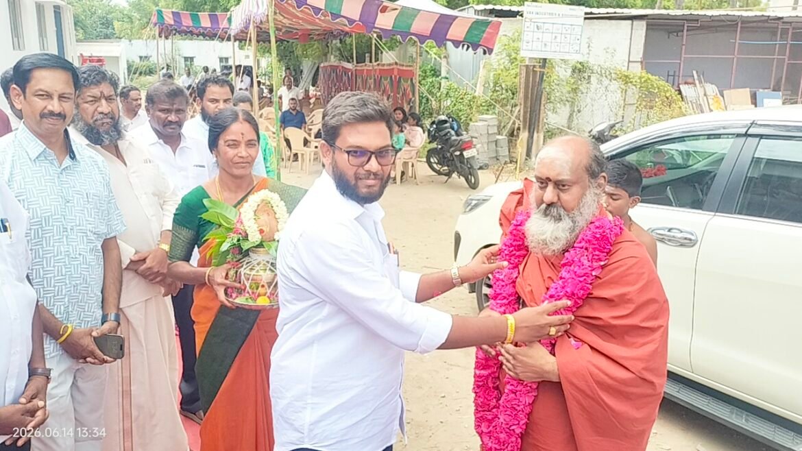 கருமத்தம்பட்டியில் ஜம்கோ மளிகை மொத்த விற்பனை நிறுவனத்தை திறந்து வைத்தார் இராமானந்த குமரகுருபர சுவாமிகள்
