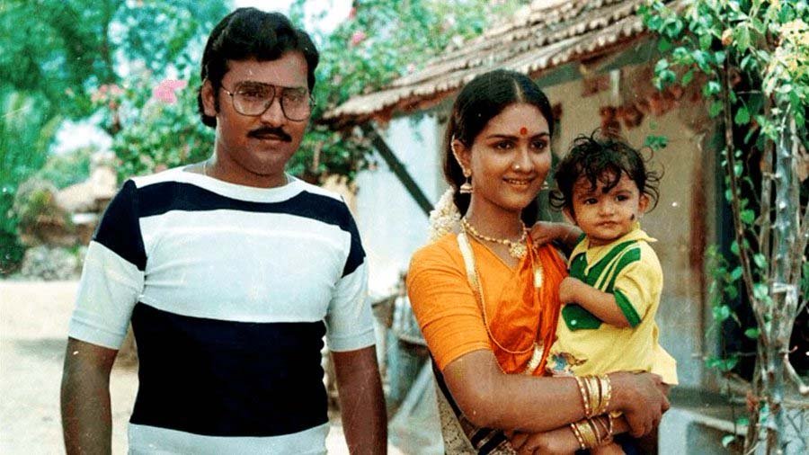 தமிழ் திரையுலகின் ஒன்மேன் ஆர்மி மறைவு; பாக்கியராஜின் முந்தானை முடிச்சு படைத்த சாதனைகள்