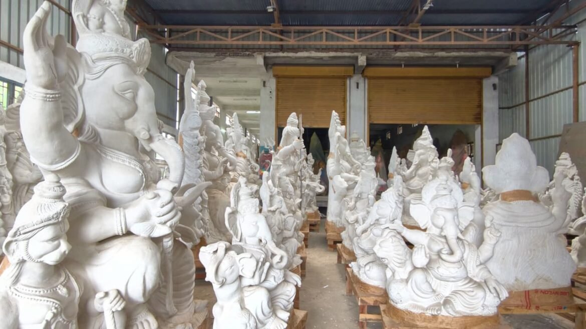தயாராகும் விநாயகர் சிலைகள்