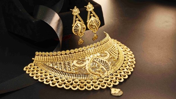 தங்கம் விலை அதிரடி உயர்வு: சவரன் ரூ.1,14,040-க்கு விற்பனை!