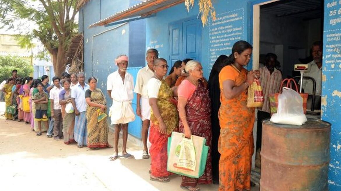 புதிய ரேஷன் கார்டு விண்ணப்பம்: கேஸ் ரசீது கட்டாயமில்லை – உணவுப்பொருள் வழங்கல் துறை தெளிவு!