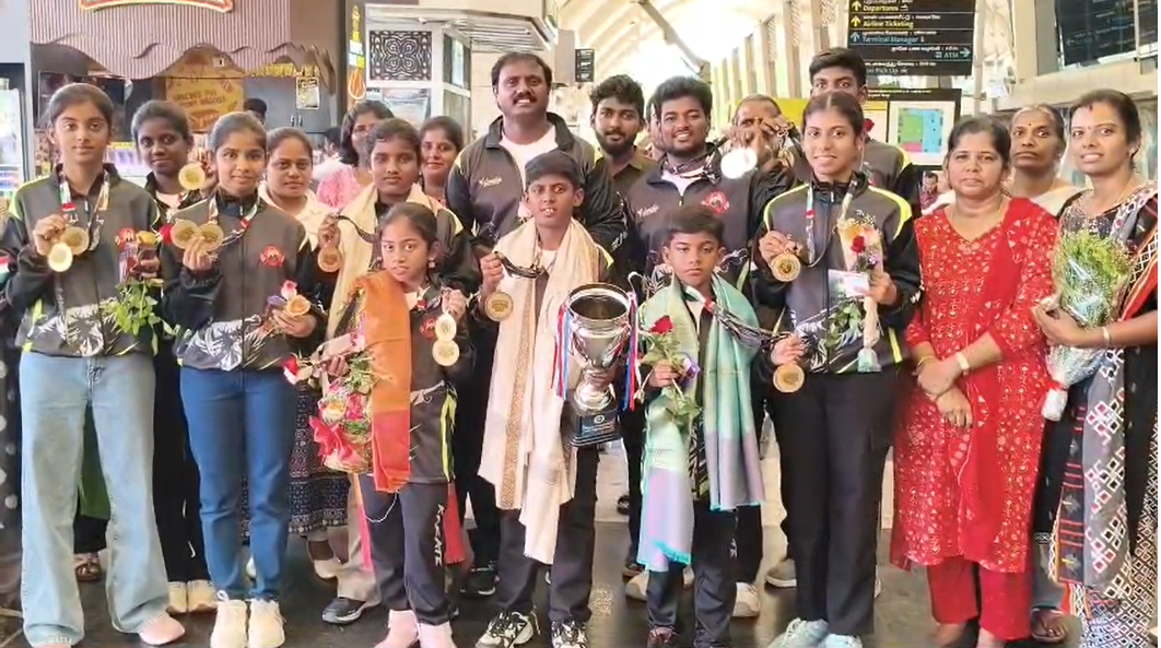 இந்தியா – துபாய் சர்வதேச கராத்தே, சிலம்பப் போட்டி: ஒட்டுமொத்த சாம்பியன்ஷிப் கோப்பையைக் கைப்பற்றி கோவை அணி சாதனை!